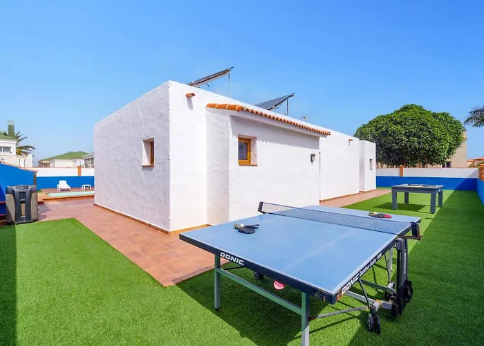 Silvia I By Vila Corralejo